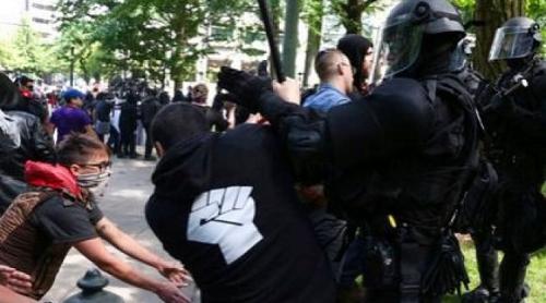 Rețelele extremiste de stânga, Antifa, pregătesc haosul în America: avertismentul generalului Flynn despre vara 2025”