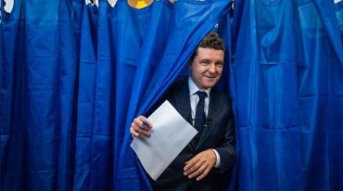 Analiza unui CV academic controversat: Ce spune inteligența artificială despre studiile lui Nicușor Dan