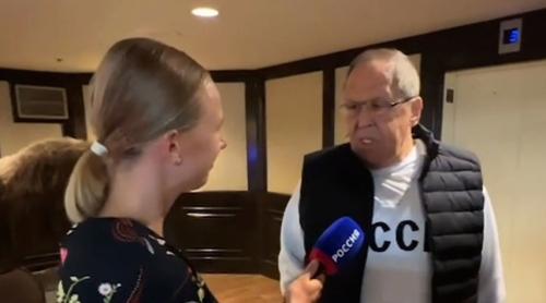 Lavrov a sosit la summitul din Alaska purtând un hanorac cu inscripția „URSS”