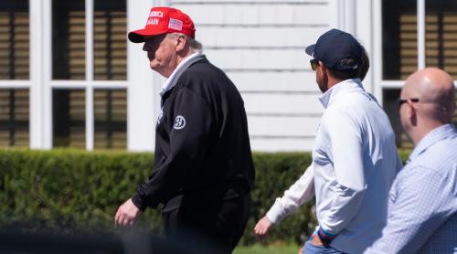 Zvonurile din tabăra progresistă despre moartea lui Trump, spulberate de o partidă de golf