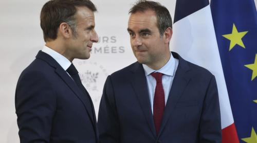 Macron îl alege pe ministrul Apărării ca premier, într-un moment de criză socială
