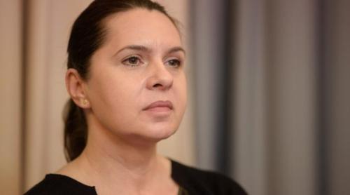 La mulți ani, Adriana Săftoiu! Delicată ca femeie, intransigentă ca politician