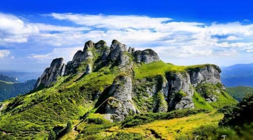 Fabuloasa Românie. Traseu de toamnă în Munţii Ciucaş: Cheia - Cabana Ciucaş - Şaua Tigăilor