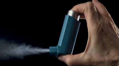 Inhalatoarele pentru astm contribuie la încălzirea globală: emisiile lor rivalizează cu cele a sute de mii de mașini