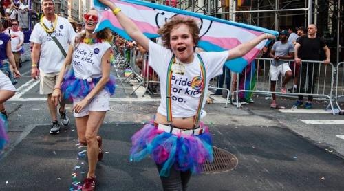 Tot mai puțini tineri americani se identifică drept persoane transgender