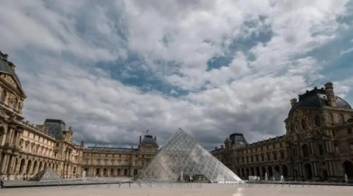 Muzeul Luvru din Paris a fost închis după un jaf, a declarat ministrul francez al culturii