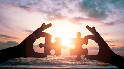 Team building corporate la mare: combinația perfectă între relaxare și productivitate 