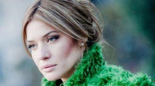 La mulți ani, Floriana Jucan! Frumoasa jurnalistă este fondatoarea revistei Q Magazine