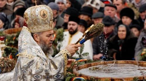 Tradiţii şi superstiţii. Ritualuri de Bobotează. Sfinţirea apelor