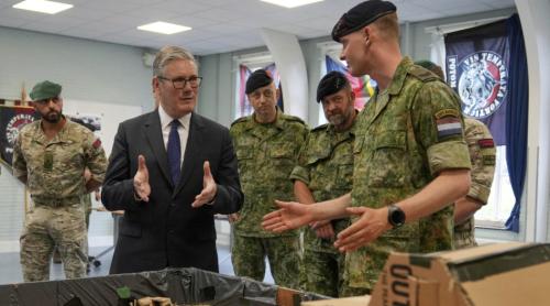 Noile cifre pun sub semnul întrebării promisiunile defensive ale lui Starmer