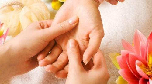 Tradiţii şi superstiţii. Cum se cunoaşte după mâini omul norocos