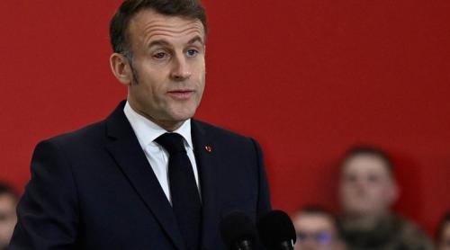 Lingușit, abandonat, linșat… Emmanuel Macron la sfârșit de domnie