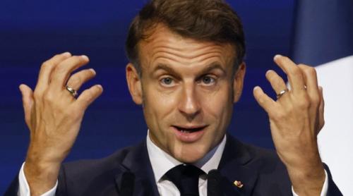 Legea Macron: după pașaportul sanitar, apare pașaportul digital pentru urmărirea indivizilor pe rețelele sociale