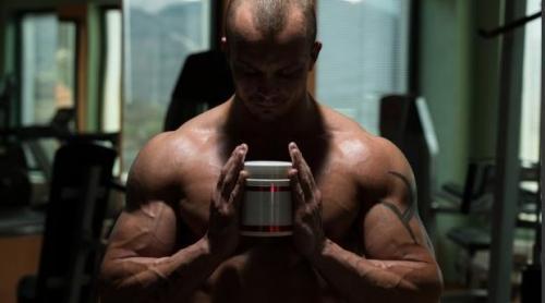 Atenţie, domnilor! Vreţi pătrăţele şi muşchi? S-ar putea să vă alegeţi cu cancer testicular