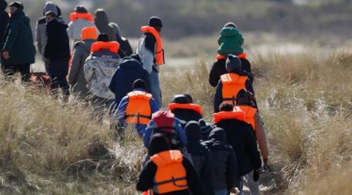 UE adoptă măsuri de expulzare în stil „ICE” pentru migranții ilegali