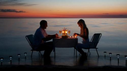 Tradiţii şi superstiţii. Sfaturi băbeşti. De ce nu e bine să mănânci după ce scapătă soarele