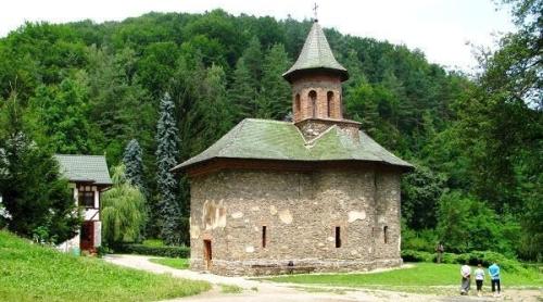 Fabuloasa Românie. Traseu spiritual: de la Mănăstirea Prislop la Biserica Sf. Niculae din Densuş