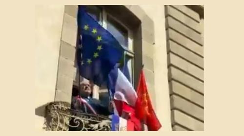Franța: Primarii nou aleși din partidul lui Marine Le Pen dau jos steagurile UE de pe primării - "Faceți loc steagurilor Franței"