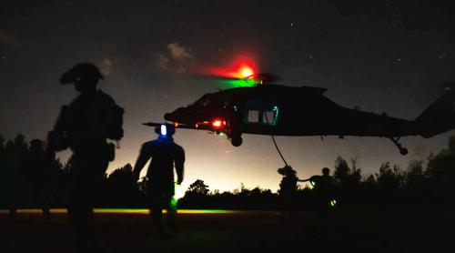 „Nu a fost nicio clipă singur”: detaliile unei misiuni extreme în Iran - bază militară improvizată în teritoriul inamic, diversiune CIA și avioane distruse de trupele SEAL