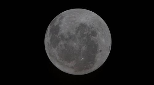 "Spectaculos": Astronauții Artemis 2 au observat fața ascunsă a Lunii, o premieră după mai bine de jumătate de secol