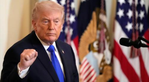 Trump amenință cu taxe vamale de 50% orice țară care furnizează arme militare Iranului