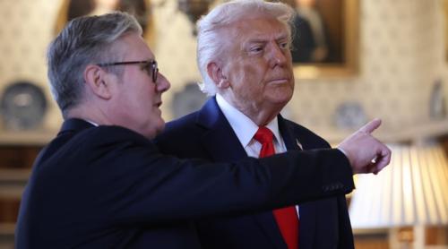 Trump și Starmer caută un „plan funcțional” pentru deblocarea Strâmtorii Ormuz