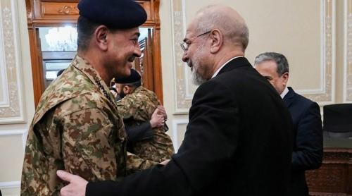 Iran: diviziunile dintre moderați și Garda Revoluționară privind Strâmtoarea Ormuz arată o ruptură profundă între diplomație și puterea militară