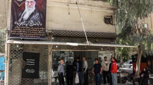 Teheran a devenit „un oraș fantomă, totul este închis”: 2 milioane de locuri de muncă distruse, fabrici complet oprite, inflație de peste 50%… Economia Iranului, în agonie