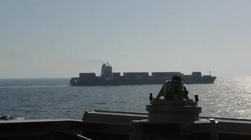 Marina americană interceptează o navă sancționată în Marea Arabiei