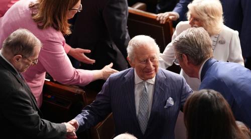 Trump și republicanii ironizează democrații după ovațiile acordate regelui Charles în Congres, în contrast cu protestele „No Kings”