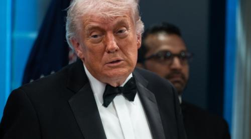 Trump: Marina SUA va „ghida” navele prin Strâmtoarea Hormuz începând de luni