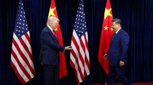 Trump a plecat în China cu cea mai impresionantă delegație de oameni de afaceri. Jumătate din PIB-ul lumii este în același avion. Atac direct la presa americană