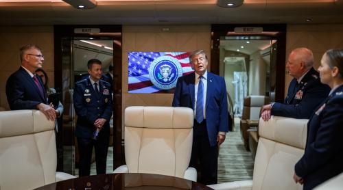 Noul Air Force One: Trump prezintă „noua Casă Albă zburătoare” echipată cu Starlink - "Acum, când aterizăm pe aeroporturile din Londra sau din Germania nimeni nu ne întrece"