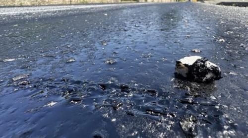 "Asfalt tip gumă de mestecat”: Canicula topește șoselele din Franța și provoacă închiderea de urgență a drumurilor