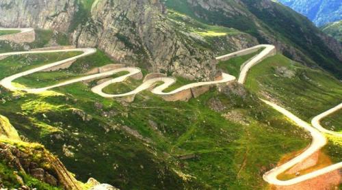 Fabuloasa Românie. Transfăgărăşan - printre cele mai frumoase drumuri turistice din lume