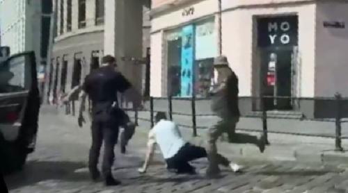 Au încercat să îi trimită la război, dar ei au rezistat: metodele brutale de recrutare provoacă revolte pe străzile Ucrainei
