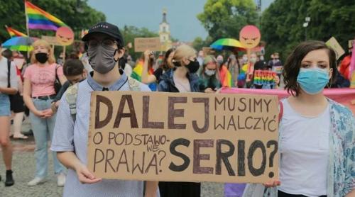 Polonia nu va mai recunoaște căsătoriile între persoane de același sex încheiate în străinătate