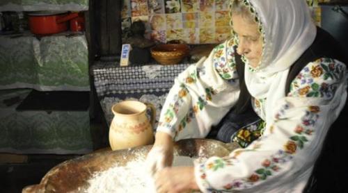 Tradiţii şi superstiţii. Din ce parte a pâinii trebuie să mănânci pentru a fi iubită de bărbaţi