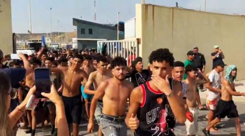 Spania: Un val masiv de migranți a invadat exclava Ceuta; autoritățile locale cer declararea stării de urgență națională, premierul Sánchez refuză
