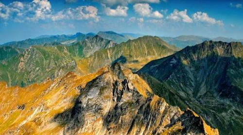 Fabuloasa Românie. Munții Făgăraș - drumuri spre masiv