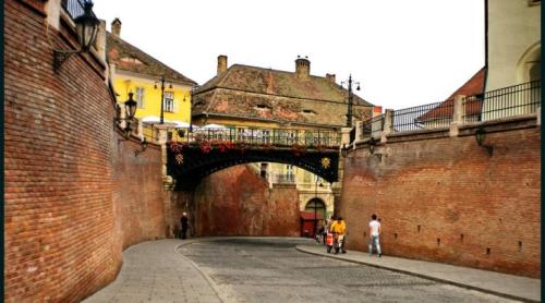 Fabuloasa Românie. Sibiu - burgul legendelor Podului Minciunilor
