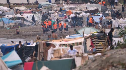 Ceuta: Un ONG finanțat de Soros sprijină migranții să cumpere materiale pentru bombe artizanale cu acid