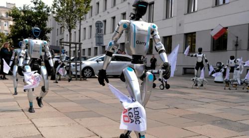 Polonia: Roboții ies în stradă pentru a cere ca locurile de muncă ale oamenilor să fie protejate