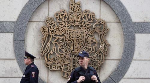 Rusia acuză Ucraina că pregătește o provocare pentru a atrage Marea Britanie în război: Fost paznic al ambasadei britanice din Moscova, arestat pentru spionaj