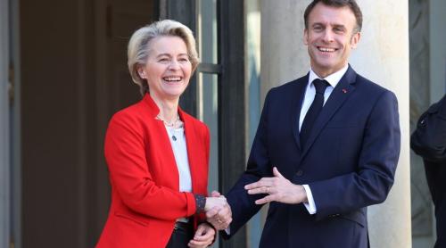 Macron își joacă ultima carte:  „face presiuni” asupra UE pentru sfârșitul anonimatului pe internet sub pretextul protecției minorilor