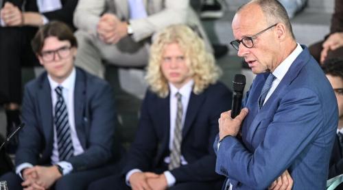 „Să nu-mi vină nimeni cu Free Speech” – Merz se declară din nou împotriva anonimatului pe internet
