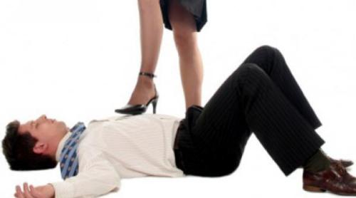 Tradiţii şi superstiţii. Sfaturi băbeşti. Cum să îţi ţii toată viaţa bărbatul sub papuc