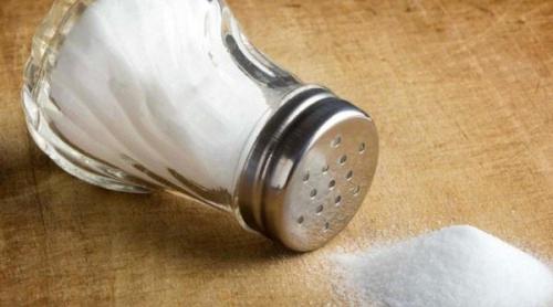 Tradiţii şi superstiţii. Cum te ajută sarea să-ţi recunoşti duşmanii
