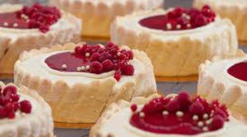 Alimentele bogate în grăsimi dereglează semnalele date de creier şi măresc pofta de mâncare