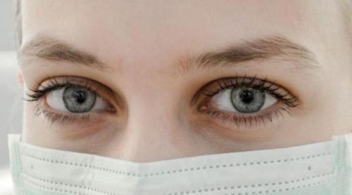 Tradiţii şi superstiţii. Sfaturi băbeşti. Ce faci ca să nu te molipseşti de boli prin atingere